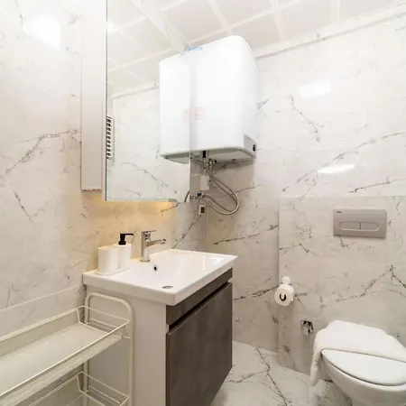 Pleasant Flat With Shared Pool In Kepez アパート アンタルヤ